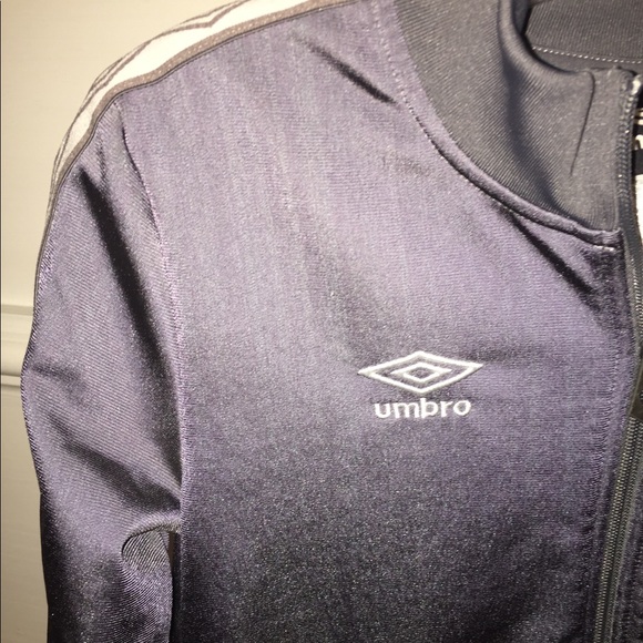 Umbro brand Youth light weight gray zip up jacket Size large - Picture 2 of 8